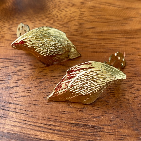 70s/80s Vintage Gold Tone Wing Clip-on Earrings - Picture 3 of 8